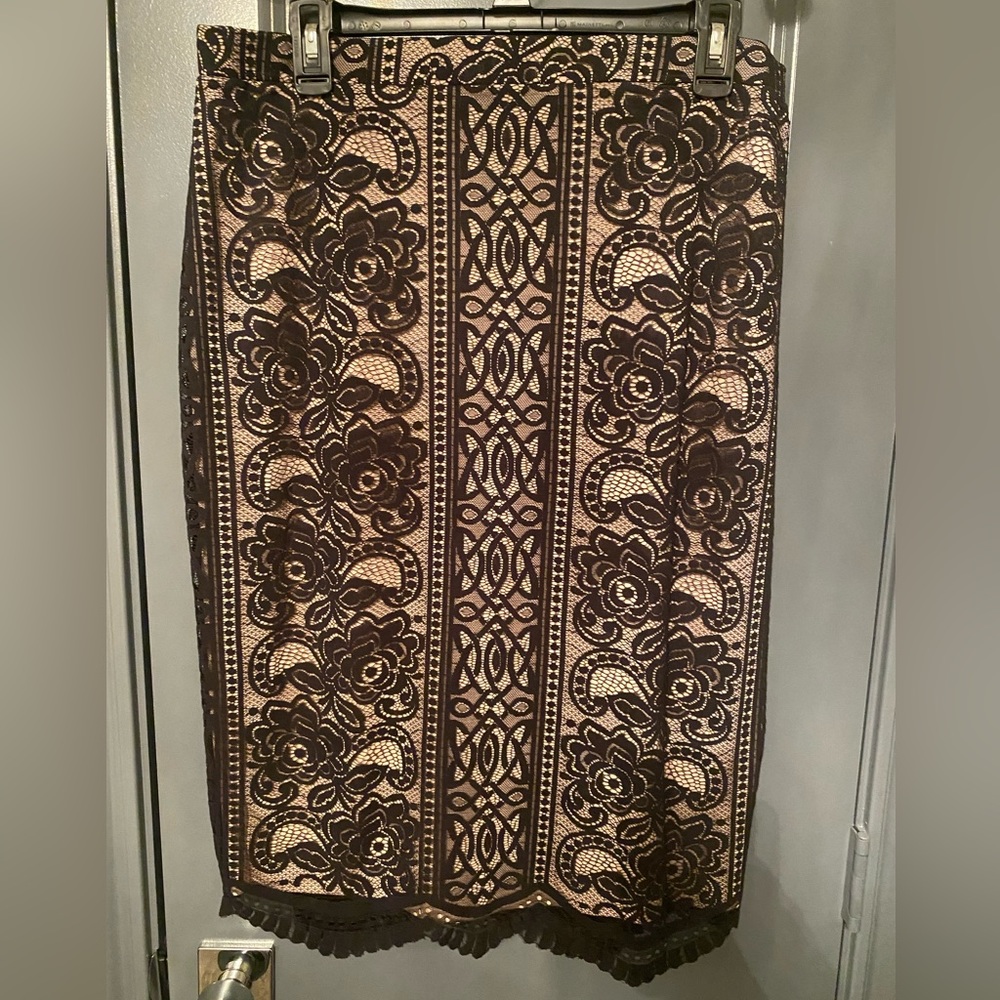 Gorgeous black lace pencil skirt. Amazing condition! Size XL